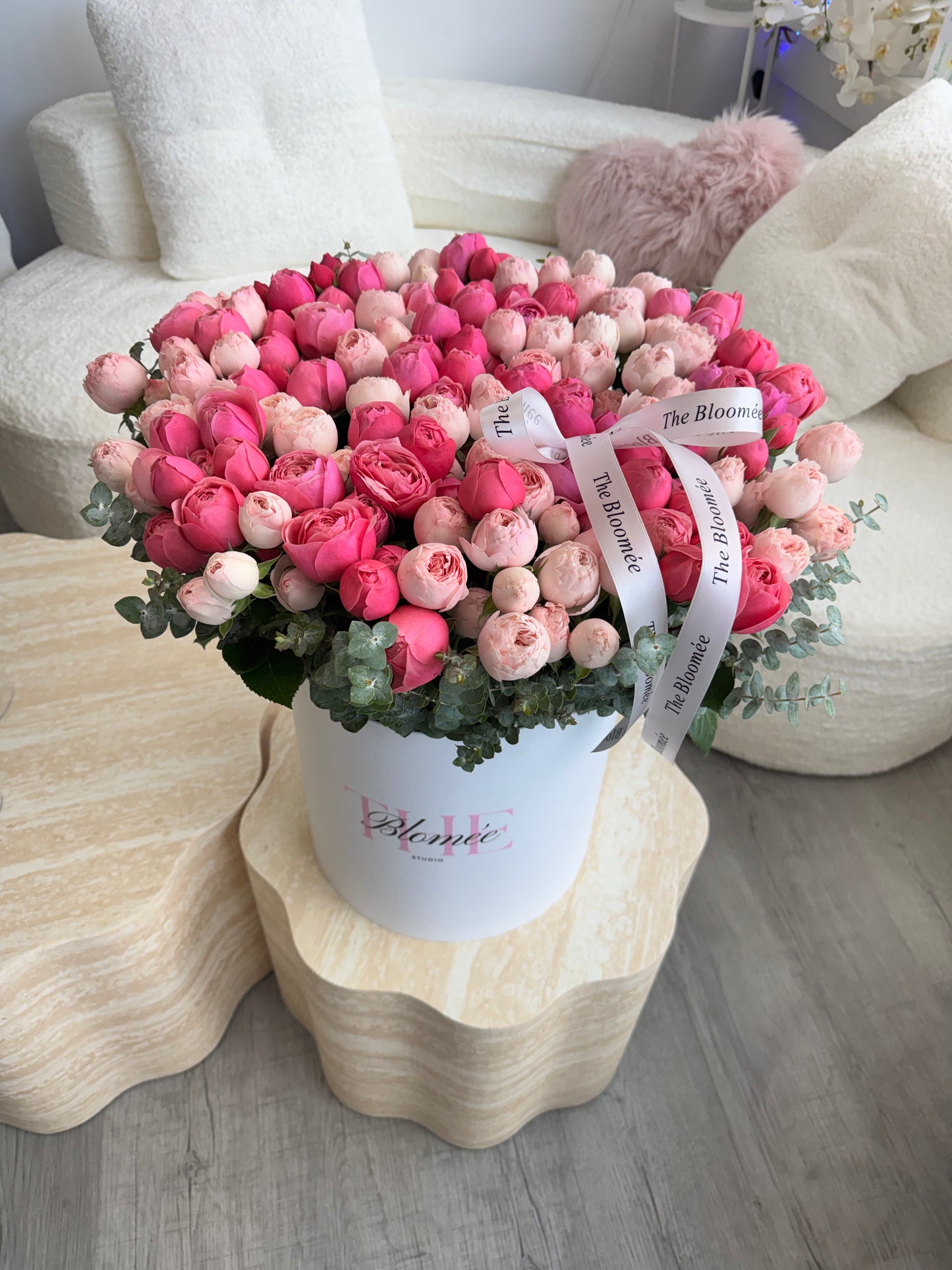 Mix peonies rose