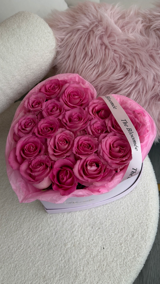 Pink roses heart