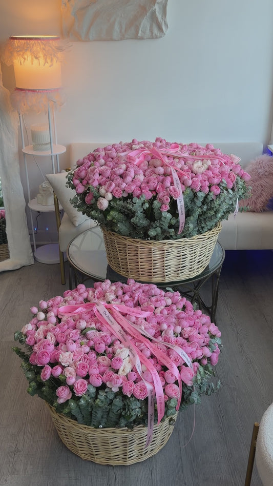 Mansfield roses in basket