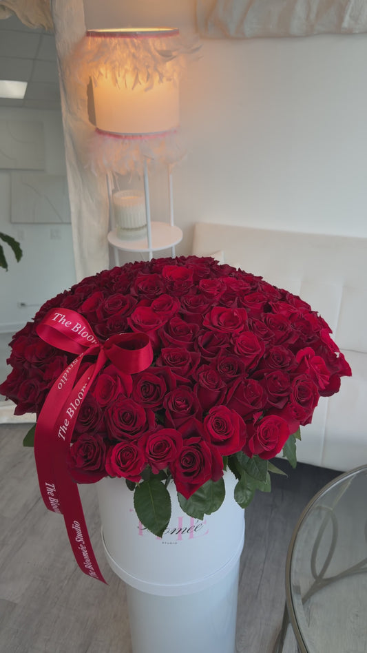 Red roses box